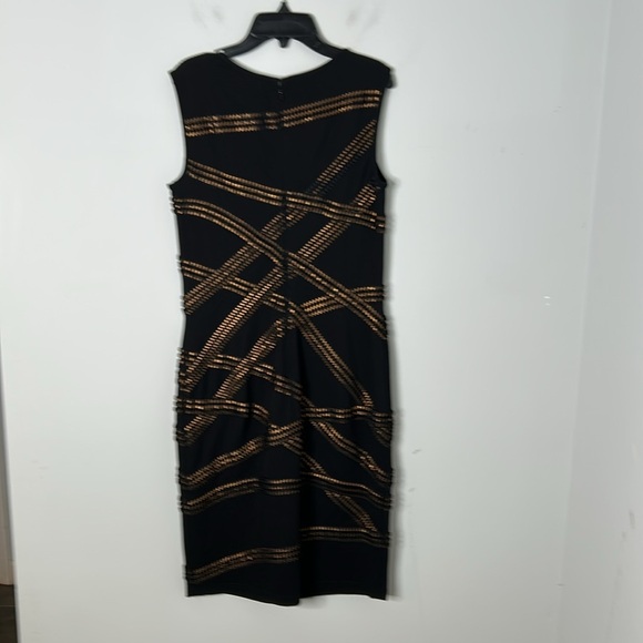 Tadashi Shoji Foil Print Banded Asymmetrical Detail Jersey Sheath Dress - Picture 6 of 8